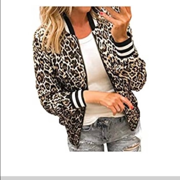 Jackets & Blazers - 5/$15 !!🎊Retro animal print thin bomber jacket super cute size small GUC